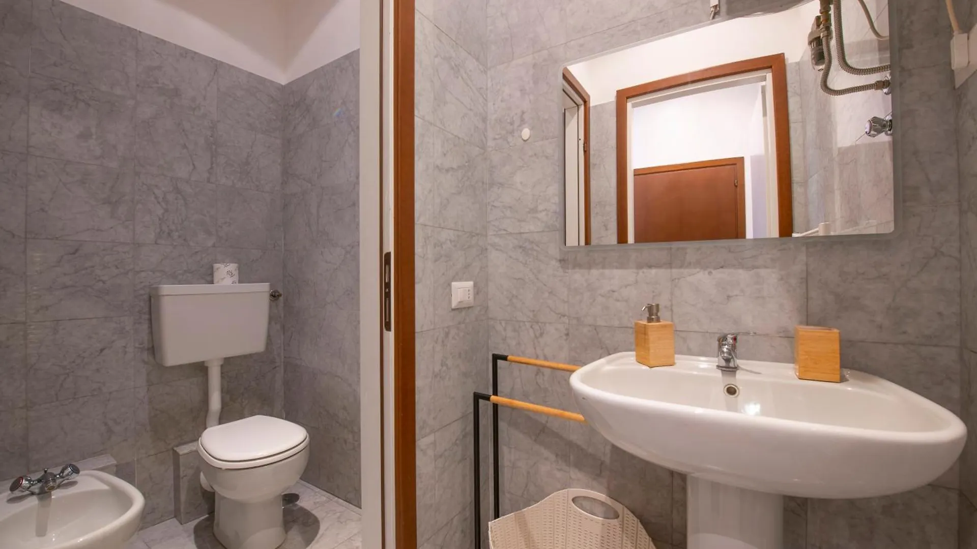 Daire Palace Home Mazzini Verona Center 1 İtalya