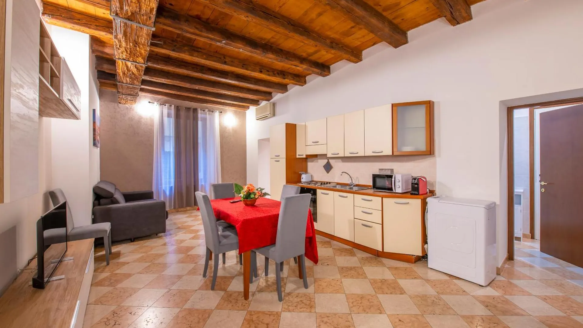 아파트 Palace Home Mazzini Verona Center 1