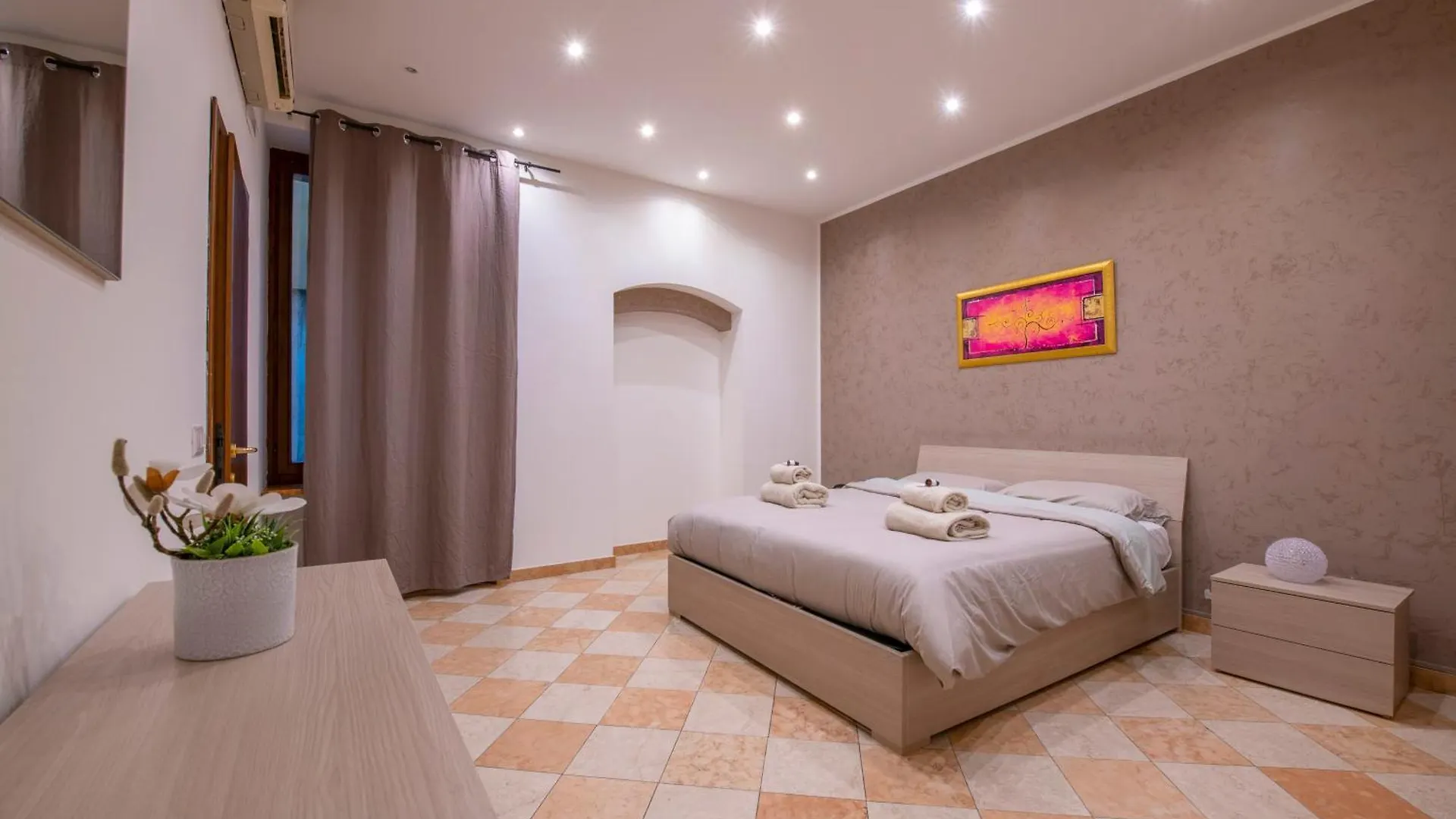 You&Me Mazzini Home Verona centro 0*,  Italia