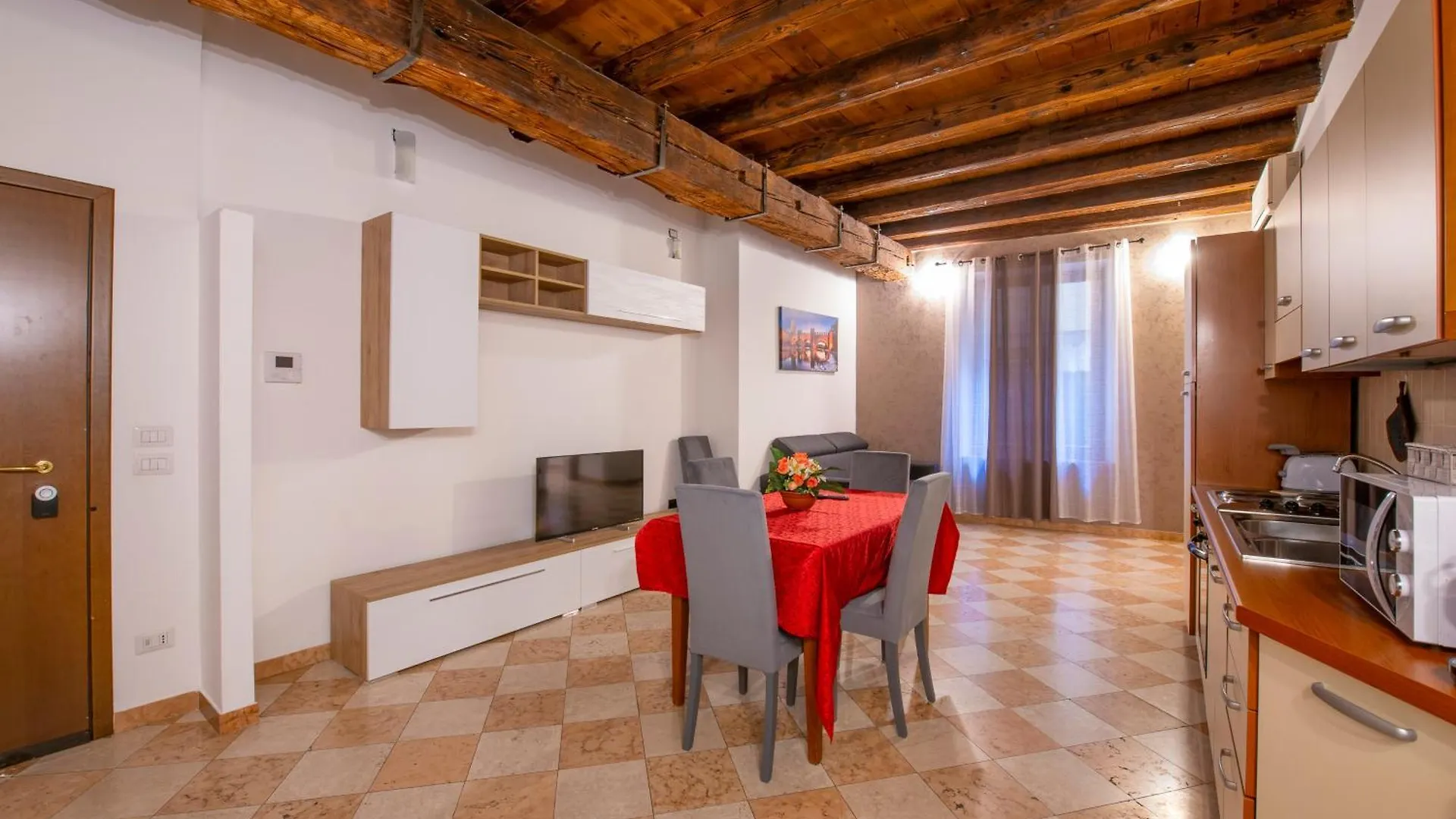 You&Me Mazzini Home Verona centro Appartamento