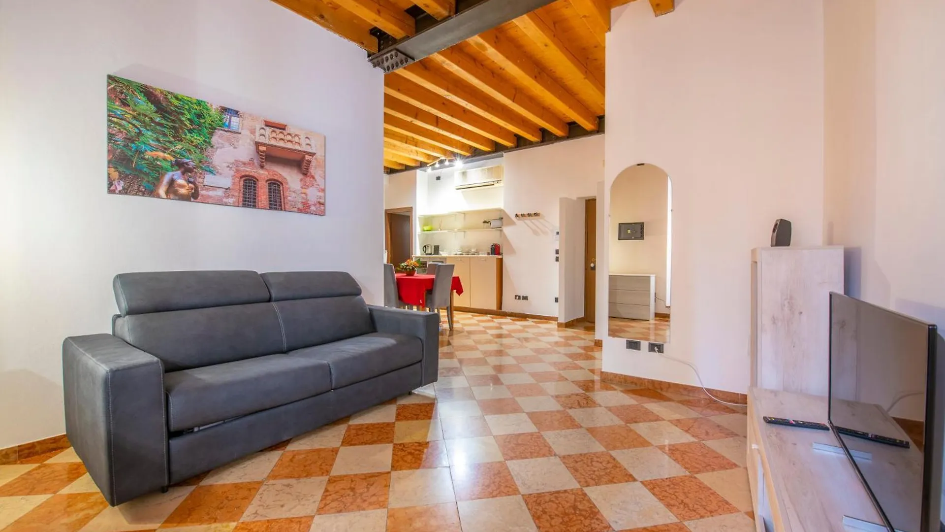 You&Me Mazzini Home Verona centro 0*,