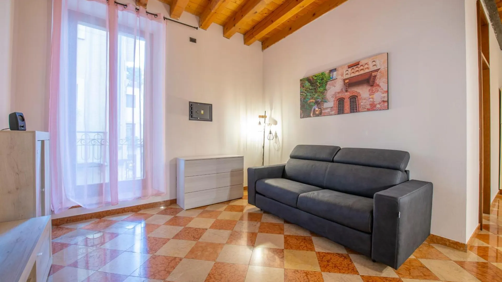 You&Me Mazzini Home Verona centro Appartamento