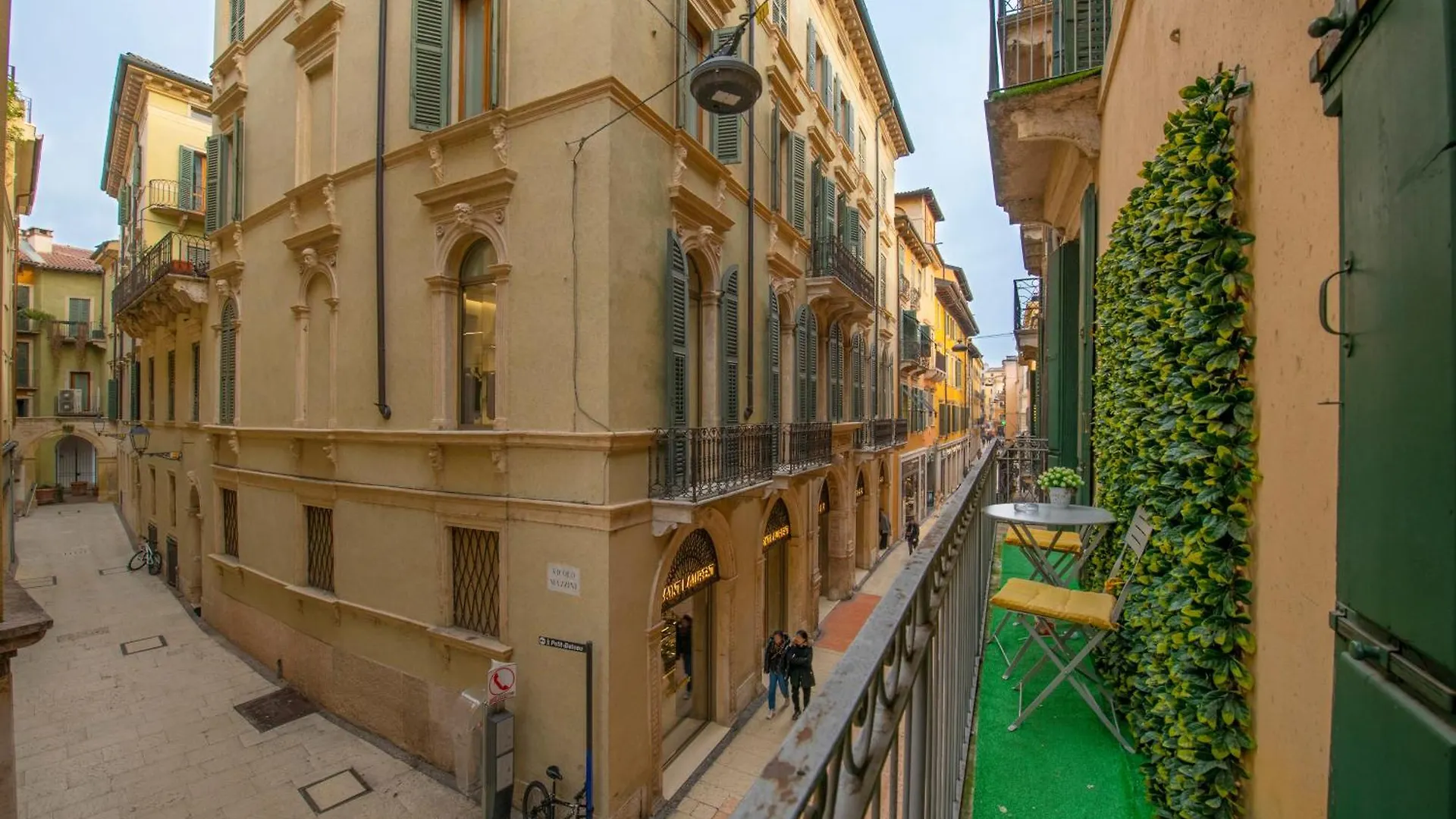 Apartment Palace Home Mazzini Verona Center 1